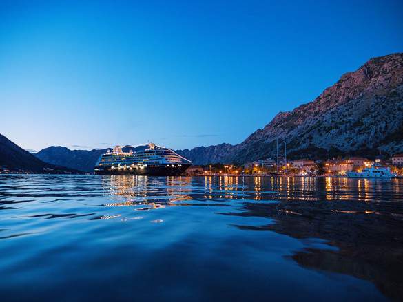 Azamara - Unique Features _Large_.jpg